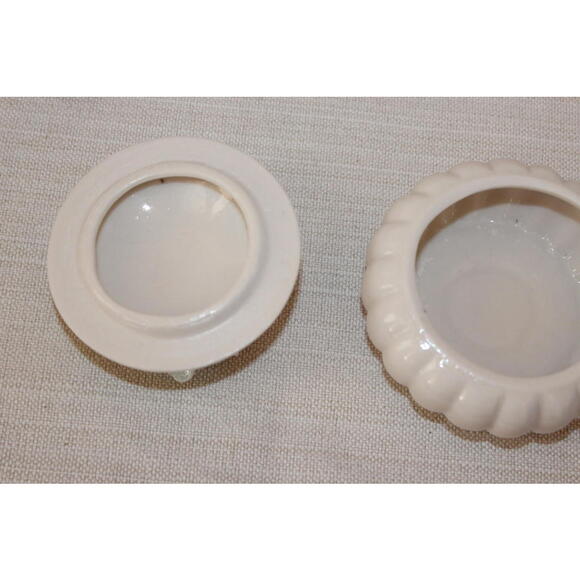 Vintage Ardalt Verithin Porcelain Trinket Box with Floral Lid – Japan - Picture 4 of 5